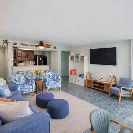 Beachfront Hotspot New Furnishings Pool 1S-2
