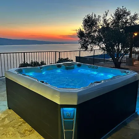 Villa Secluded Paradise-2