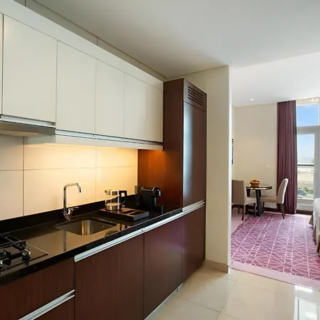 Royal Continental Suites Business Bay-3