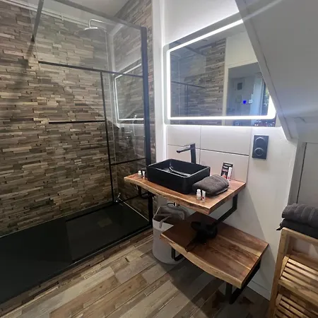 Loveroom Avec Spa Privatif Plelo-3