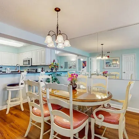 Pelican Beach Resort 1717-2