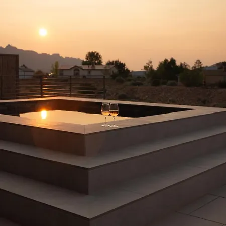 Exclusive Retreats Desert Vista Retreat- Moab Estate For Large Groups- Pool, Spa-2