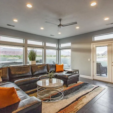 Luxury Dual-Home Escape With 2 Hot Tubs, Bocce Court & Panoramic Red Rock Views-3