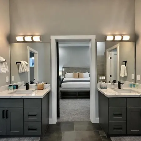 Desert Horizon Retreat 4 Bedroom Luxury Villa - Pool, Hot Tub & Panoramic Views-3