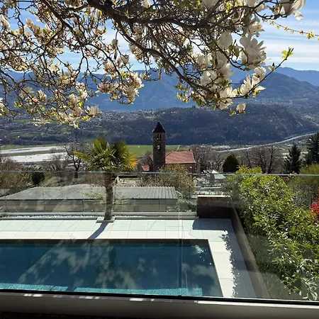 ROMANTIC SUlTE WITH AMAIZING VIEW-2