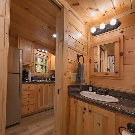 Apollonie Cabin Lookout Mountain Hot Tub-3