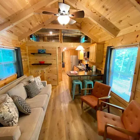 Nana Cabin Tiny Log Home Comfort In Rustic Bliss-2