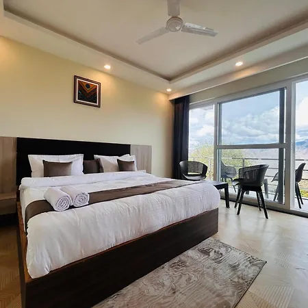 The Woods Hills A Premium Property & Luxury Rooms With Balcony-3
