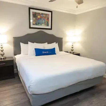 Frenchmen 1Br Retreat W Pool & Hot Tub Access-2