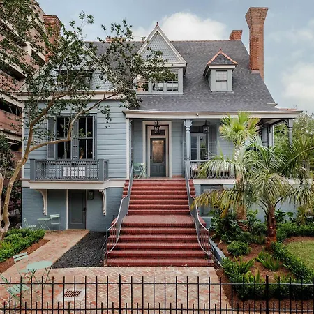 18 Bedroom Garden District Mansion Shared Pool-2