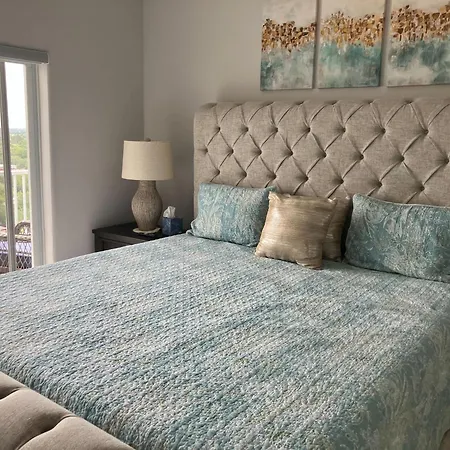 Charming Home Boasting Waterfront Views With Pool And Wifi-3