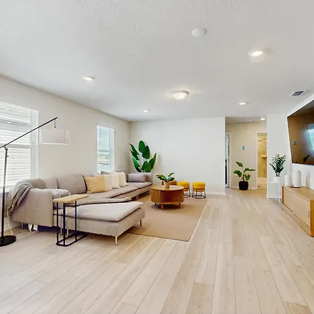 Amazing Home With Outdoor Patio, Wifi, & Close To Local Attractions Near Orlando-3