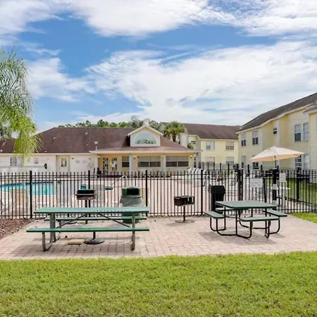 Inviting Resort Condo With Pool Access, Full Kitchen & Near Disney Parks-2