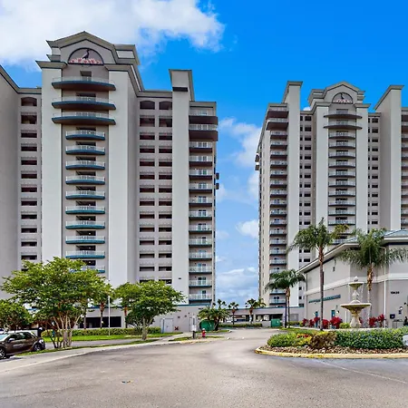 Lakefront Condo With Lake View, Kitchen, Gym, Pool & Hot Tub Near Attractions-2