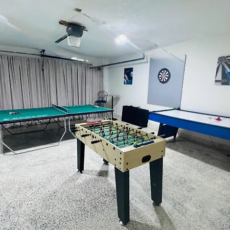 Coastal Hangout- Hot Tub- Fire Pit-Game Room-3