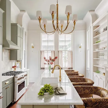 18 Bedroom Garden District Mansion Shared Pool-3