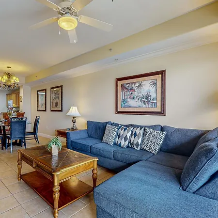Lakefront Condo With Beautiful Views, Kitchen, Ac, Wifi, Gym, Pool, & Hot Tub-3