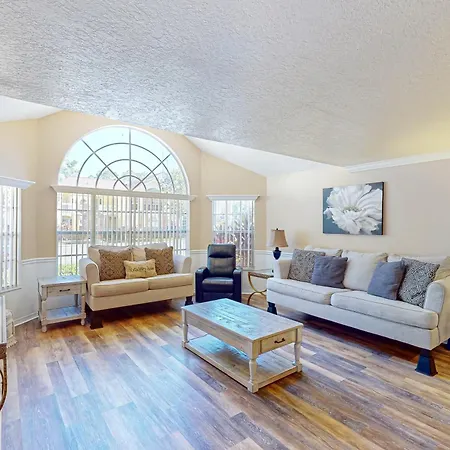 Dog-Friendly Retreat With Hot Tub, Outdoor Pool, & Tennis Court - Great Location-3