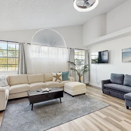 Inviting Resort Condo With Pool Access, Full Kitchen & Near Disney Parks-3