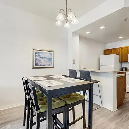 Snowbird-Friendly Condo Near Disney And Orlando With Outdoor Pool, Fast Wifi, W/D-3