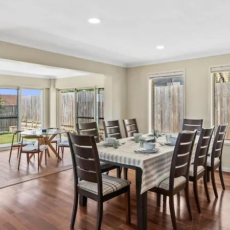 Spacious 2-Storey 4Br House Family Friendly-3