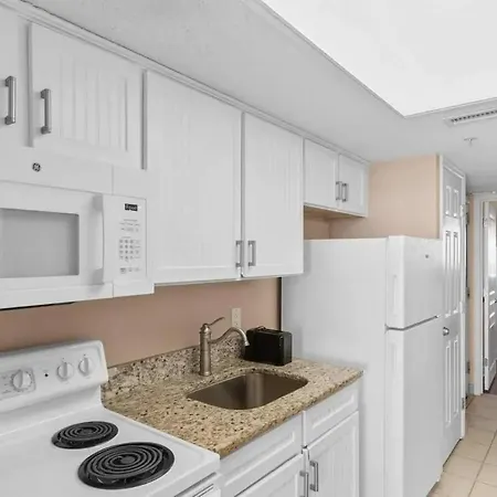 Direct Oceanfront Unit Amazing Views With Pools-3
