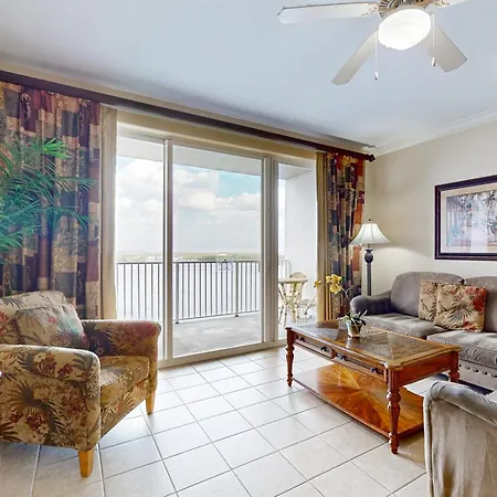 Inviting Lakefront Condo Near Attractions With Lake View, Ac, Pool & Hot Tub-2