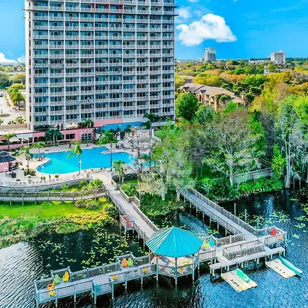 Charming Lakefront Condo With Balcony, Lake View, Ac, Internet, Pool & Hot Tub-2