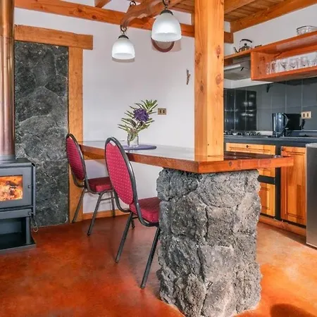 Cabanas Martina Bungalows 3 Con Vista A Volcanes L Frente Al Lago Llanquihue L Piscina Temperada Y Tinaja Tv Y Wifi L Hasta 6 Personas-3