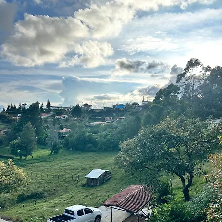 Country House With A Jacuzzi For 10, A Cinema, And 10 Minutes From The Airport - Finca Gabriela-2