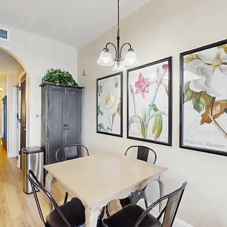 Luxury Lakefront Condo With Balcony, Jetted Tub, Heated Pool & Resort Amenities-2