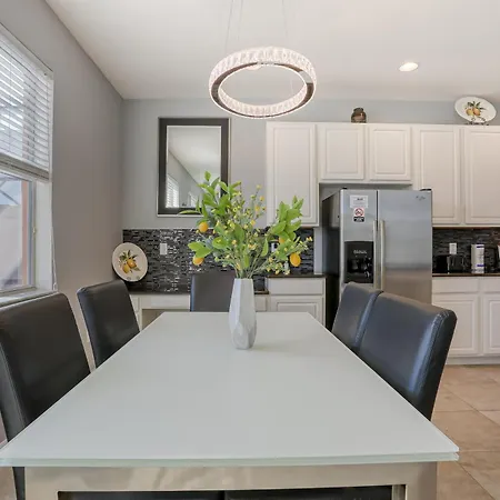 Stylish Family Retreat With Pool Near Disney World-2