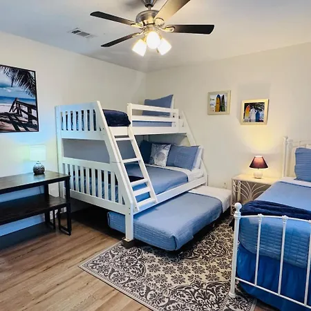 Coastal Hangout- Hot Tub- Fire Pit-Game Room-2