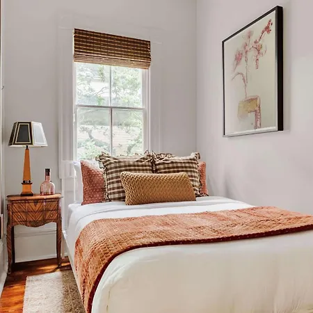 6-Bedroom Garden District Suite Shared Hotel Pool-3