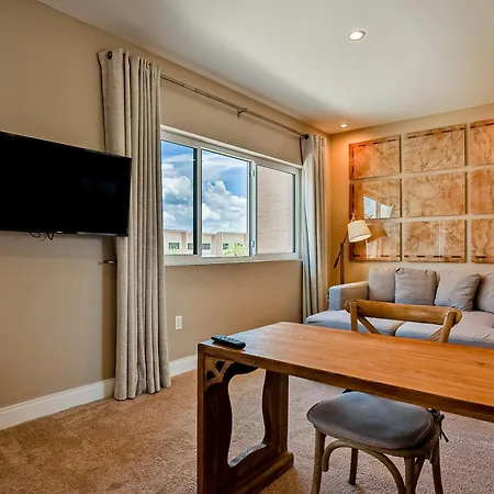 Modern Villa With Patio, Grill, Central Ac, Wifi, Shared Pool, Tennis, & Gym-3