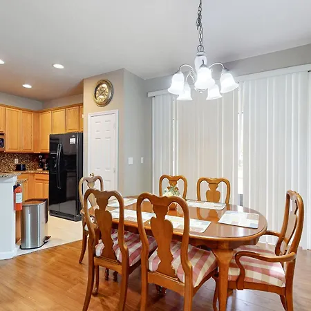 Updated Retreat With Pool Access, W/D, Ac, & Patio - Close To Disney Parks-2