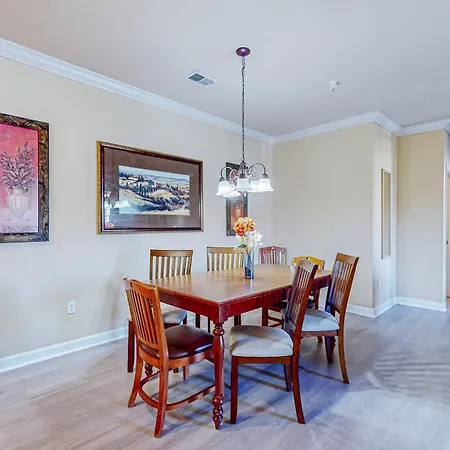 Resort Condo Close To Theme Parks With On-Site Pool, Bar, Restaurant, & Gym-2