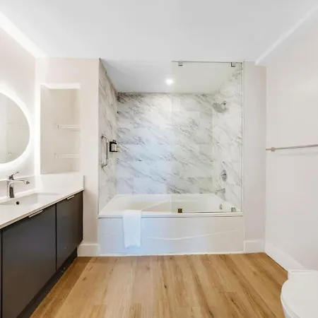 Luxury King Suite, Heart Of Coconut Grove-2