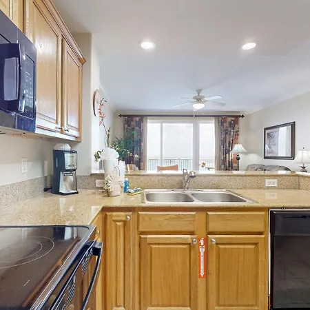 Inviting Lakefront Condo Near Attractions With Lake View, Ac, Pool & Hot Tub-3