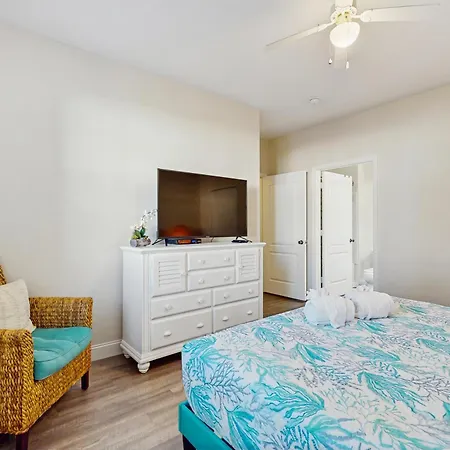 Lakeside Getaway Near Orlando Attractions | Pools, Hot Tub & Resort Amenities-2