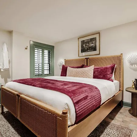 Luxe 12-Bedroom Garden District Suite Shared Pool-2