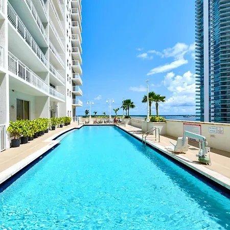 Great Condo In The Club At Brickell Bay-3