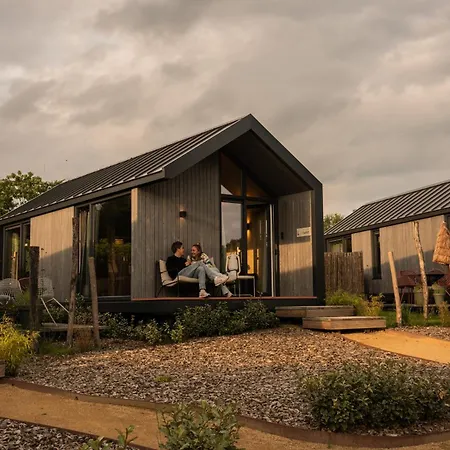 Luxe Tinyhouse Voor 2 Personen Met Hottub-3