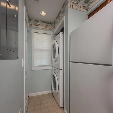 Spacious 2 Bedroom Condo-Golf Course Views! River Oaks 17A-3