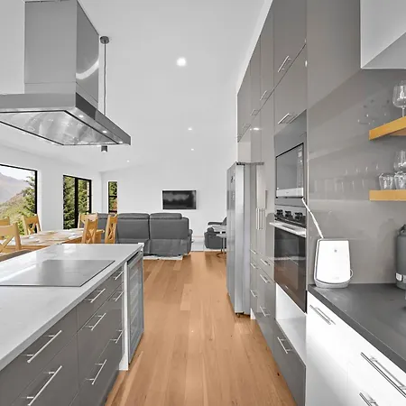 Queenstown Dream House-Lakeview-2