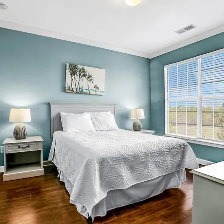 Fantastic Lake-View Condo With Pool, Hot Tub, Balcony, Ac & Kitchen -Near Disney-2