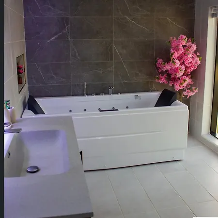 Mlaath Chalet شالية ملاذ-2