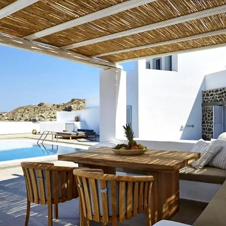 Maria House In Santorini Pool And Jacuzzi-2