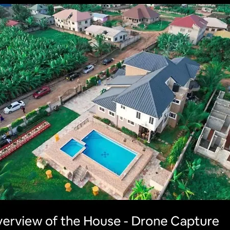Luxurious 5-Bed Rooms Home With Solar Power-3