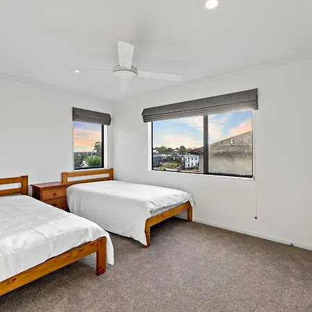 Big 5 Bedrooms House With Prime Location-3